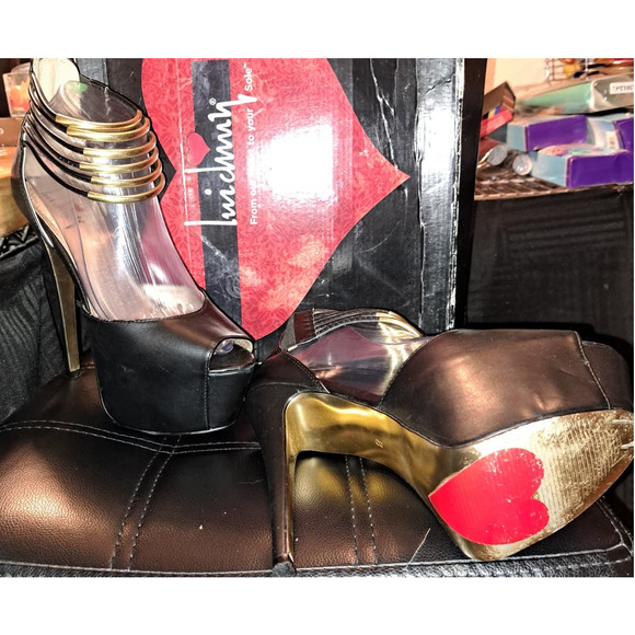 Luichiny Gorgeous and sassy size 8 with 7 inch stilletos - Picture 8 of 10